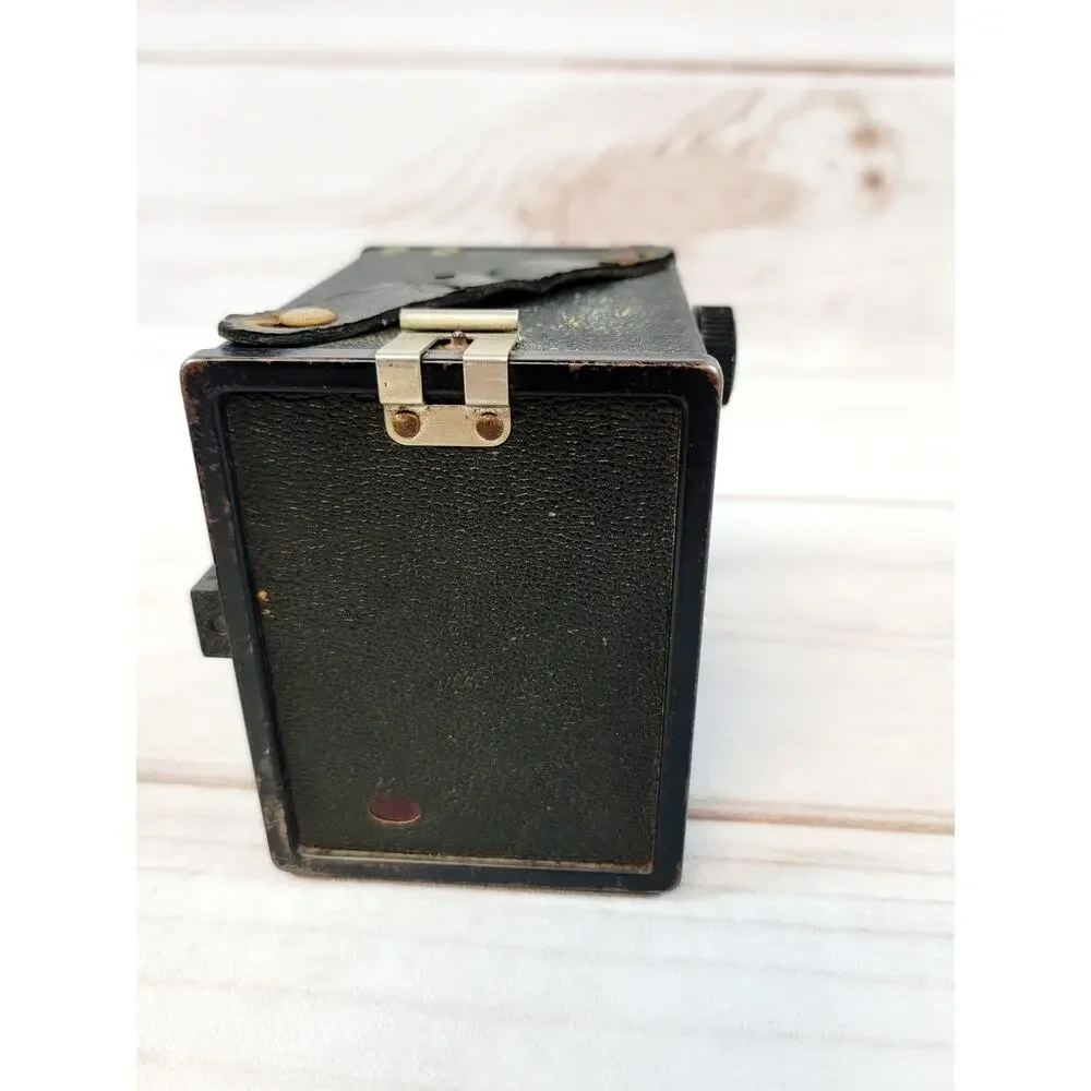 Vintage 1950s Tower 120 B2 Film Camera Flash Kit W/ Bulbs